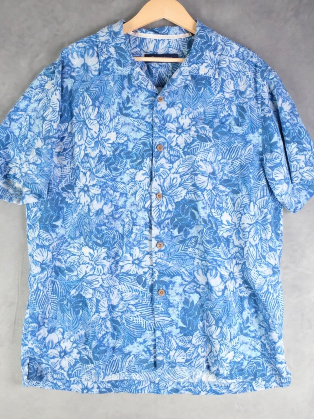 Tommy Bahama Shirt Mens Large Blue Floral Island Zone Camp Cotton Polyester I
